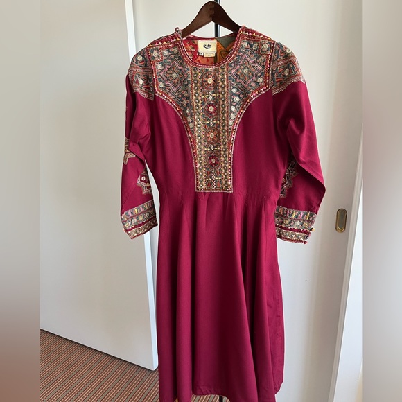 Ritu Kumar designer dress Chooridaar pant Anarkali  set burgundy M - Picture 1 of 9